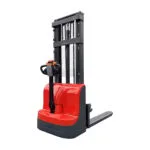 Apiladores eléctricos con timón central