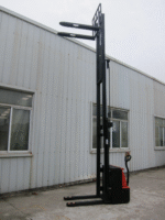 Apilador eléctrico timón lateral ES-A01E-... 3