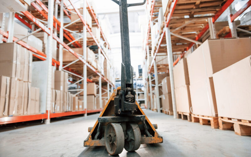 Mantenimiento de transpaletas: consejos para alargar su vida útil