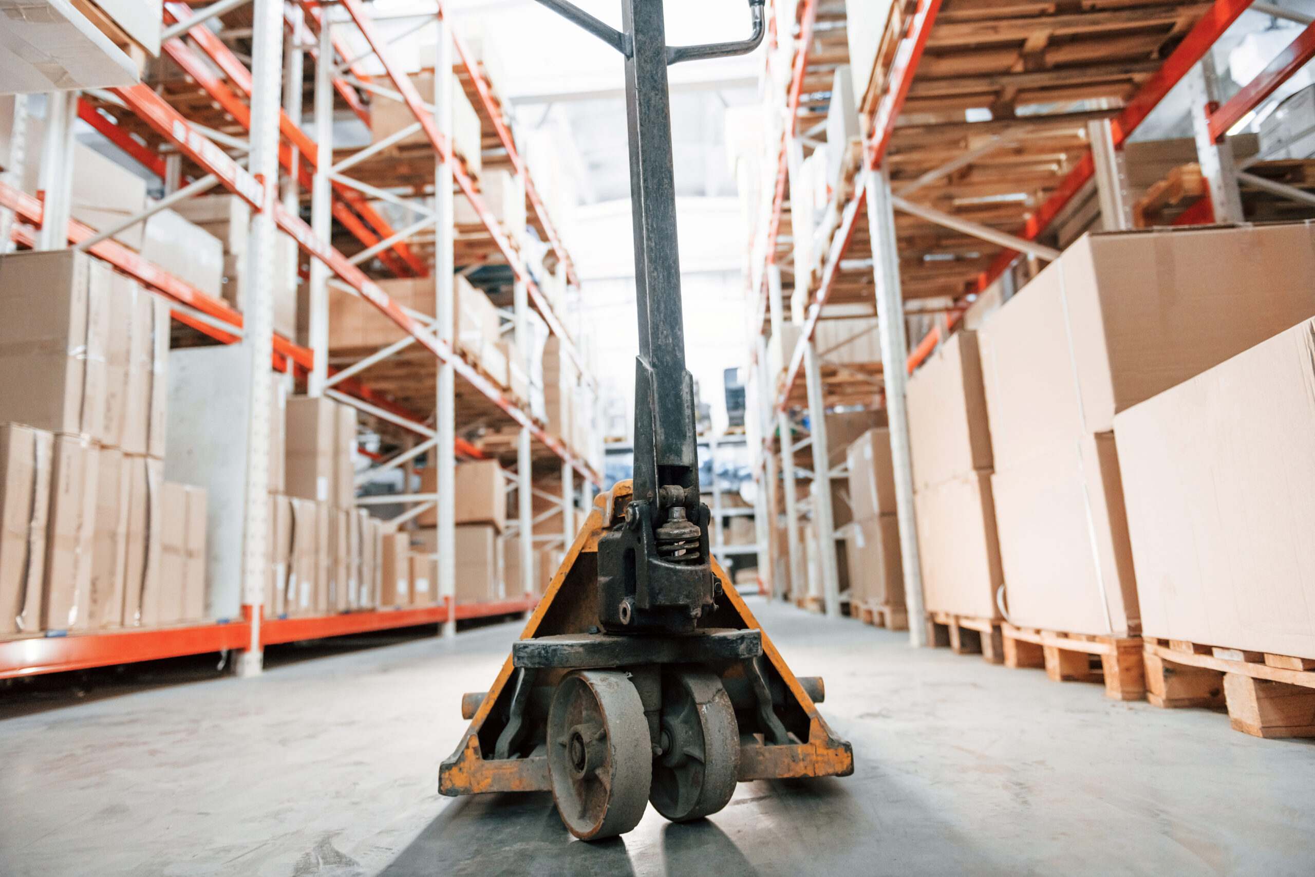 Mantenimiento de transpaletas: consejos para alargar su vida útil